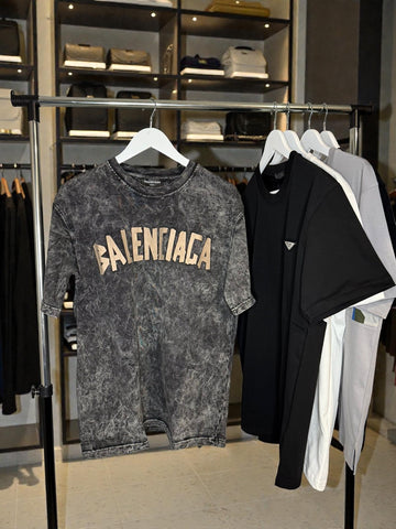 Balenciaga - T-Shirt